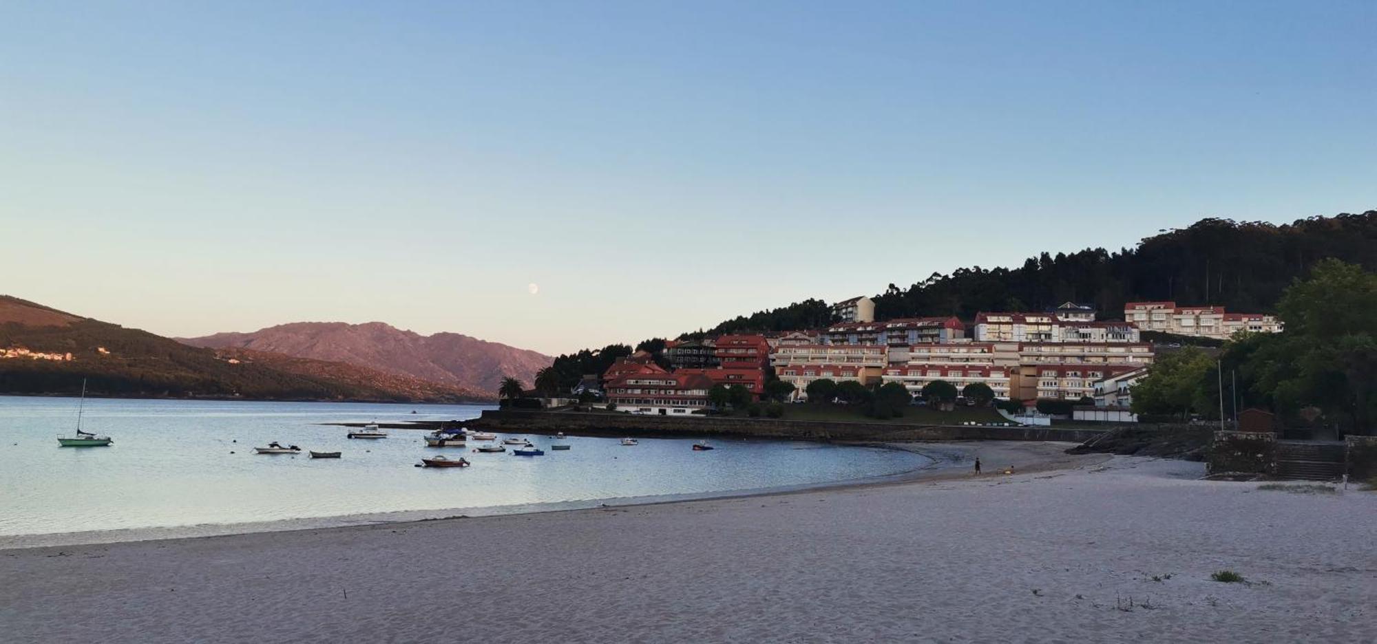 Apartamento A Estrenar Con Vistas Naroa Corcubion Luaran gambar